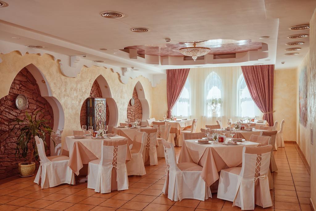 Premier Hotel Shafran Sumy Exterior foto
