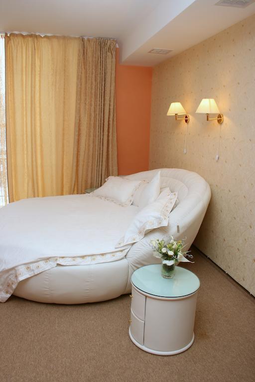 Premier Hotel Shafran Sumy Exterior foto