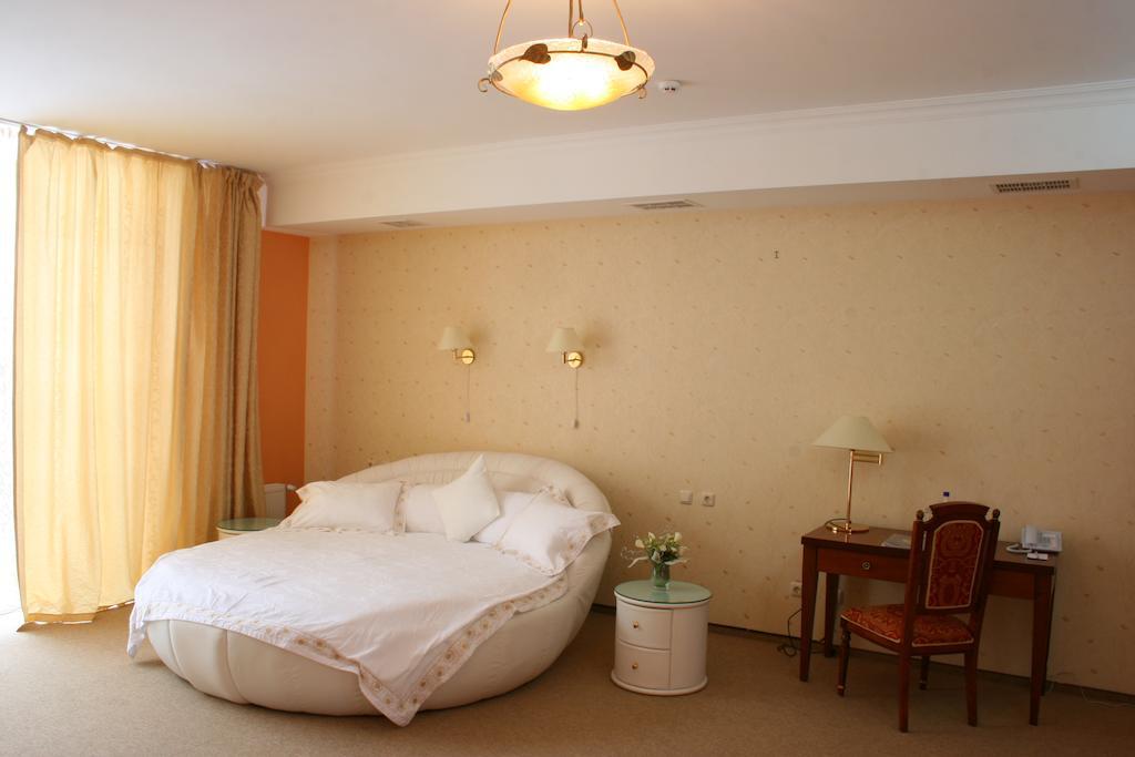 Premier Hotel Shafran Sumy Exterior foto