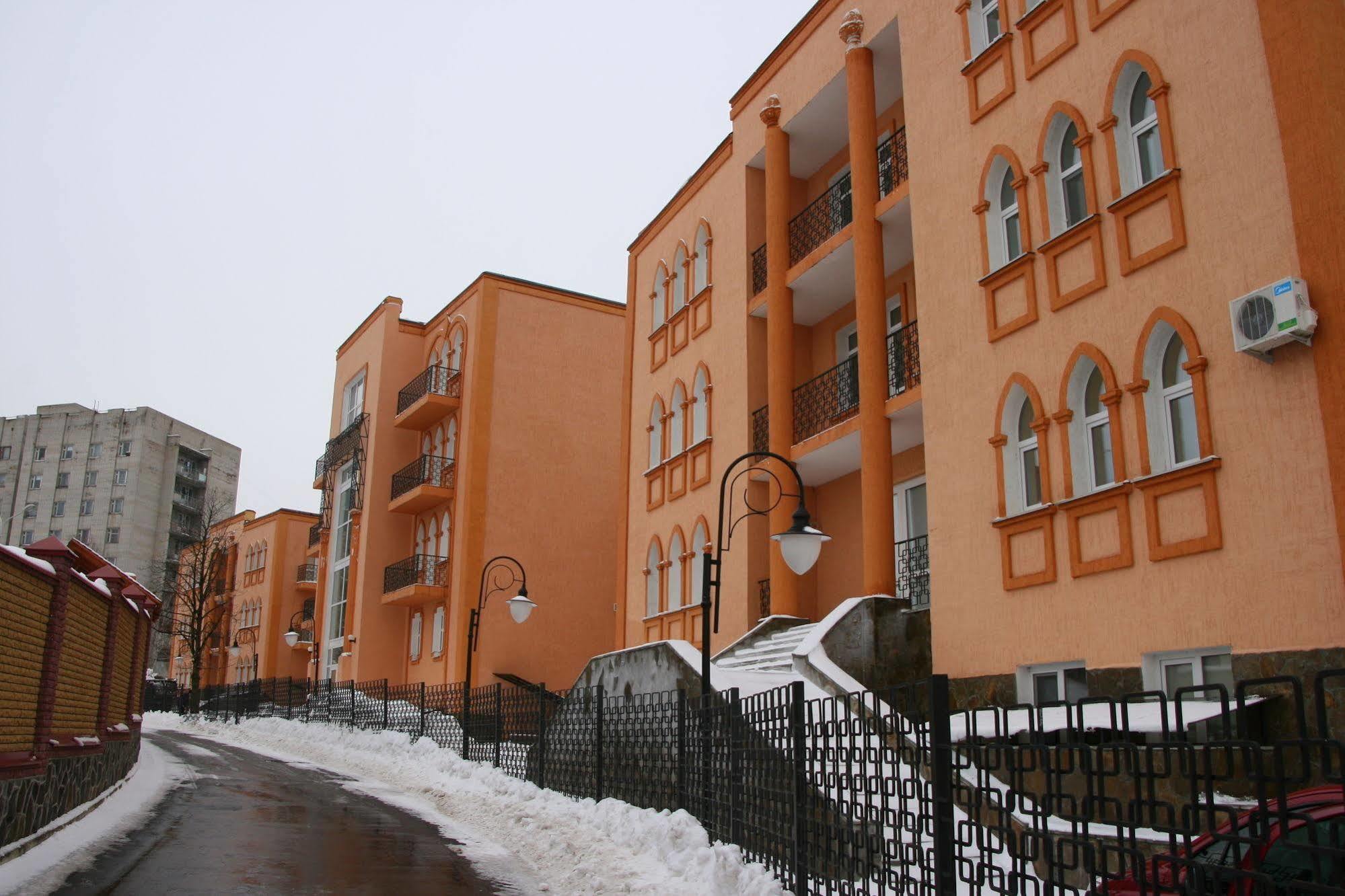Premier Hotel Shafran Sumy Exterior foto