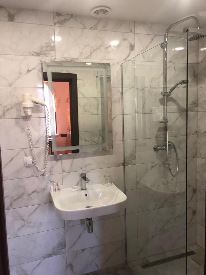 Premier Hotel Shafran Sumy Exterior foto